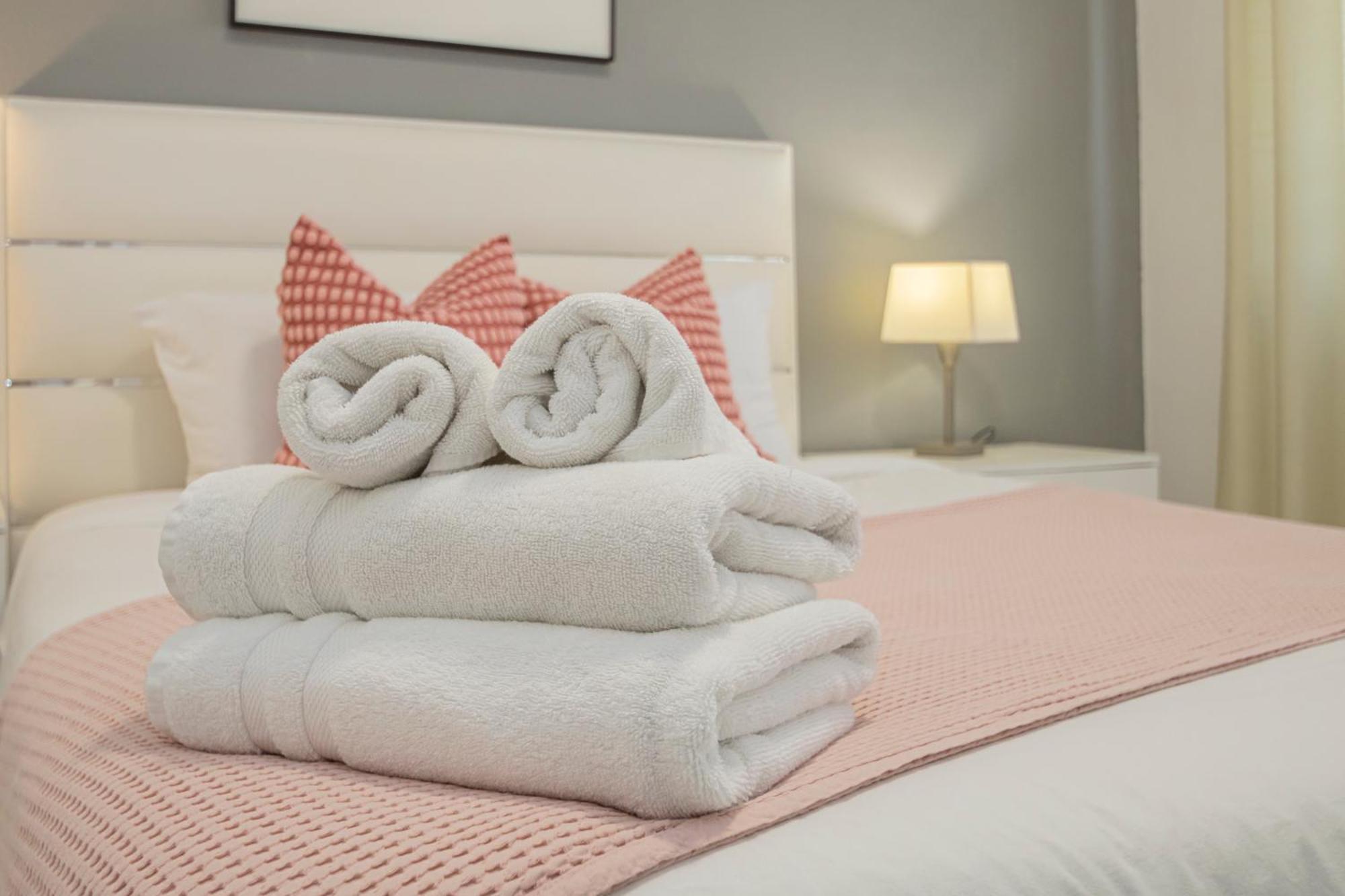 Perfect Getaway In Triana - 15M Walk Giralda Apartman Sevilla Kültér fotó