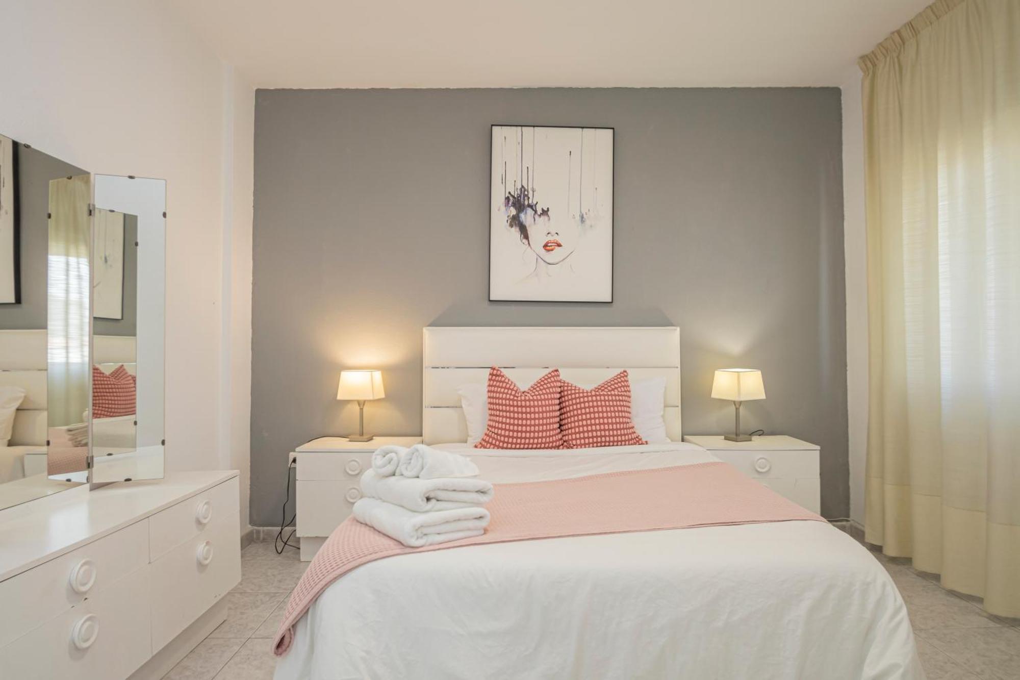 Perfect Getaway In Triana - 15M Walk Giralda Apartman Sevilla Kültér fotó